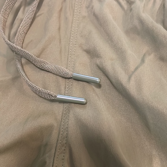 The North Face Women's Aphrodite Shorts - Picture 4 of 11